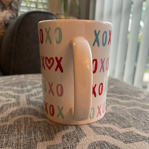 {Momentum Brands} XOXO Coffee Mug - Picture 4 of 5